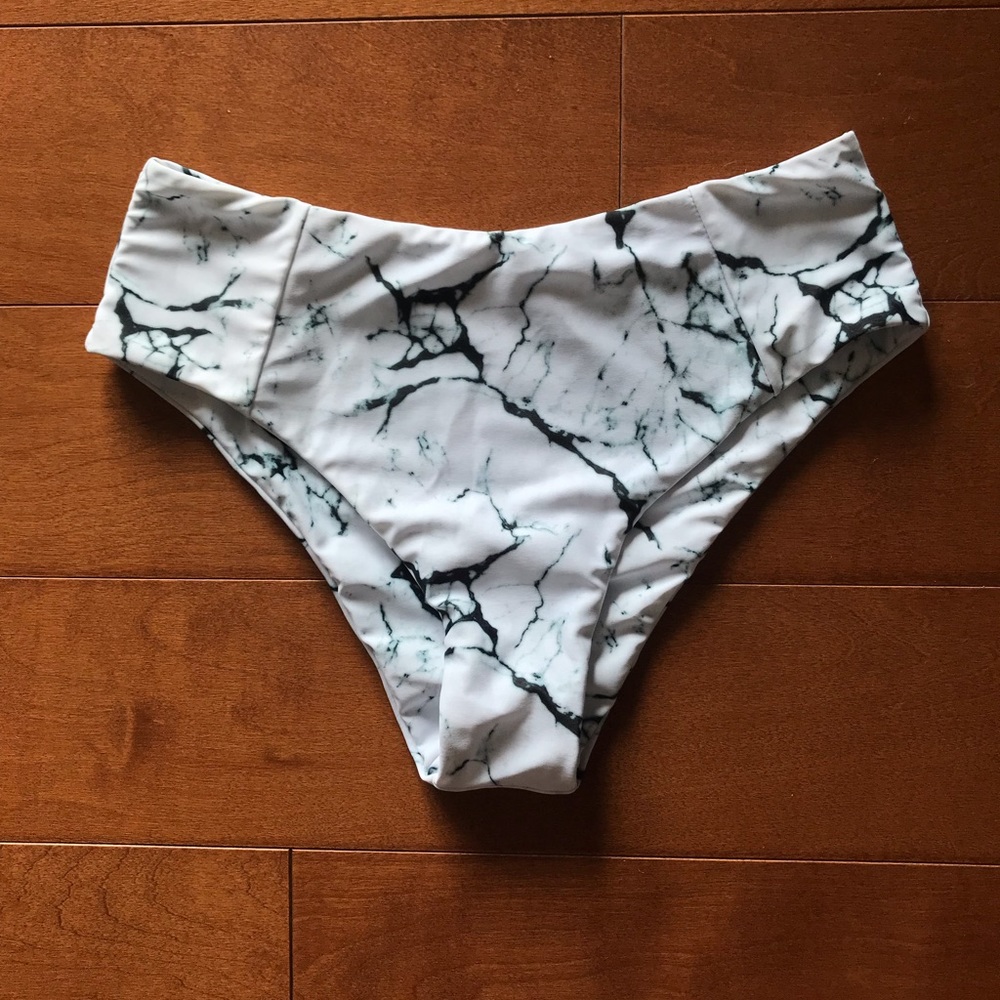 NWT Marble high waisted cheeky swim bottom
